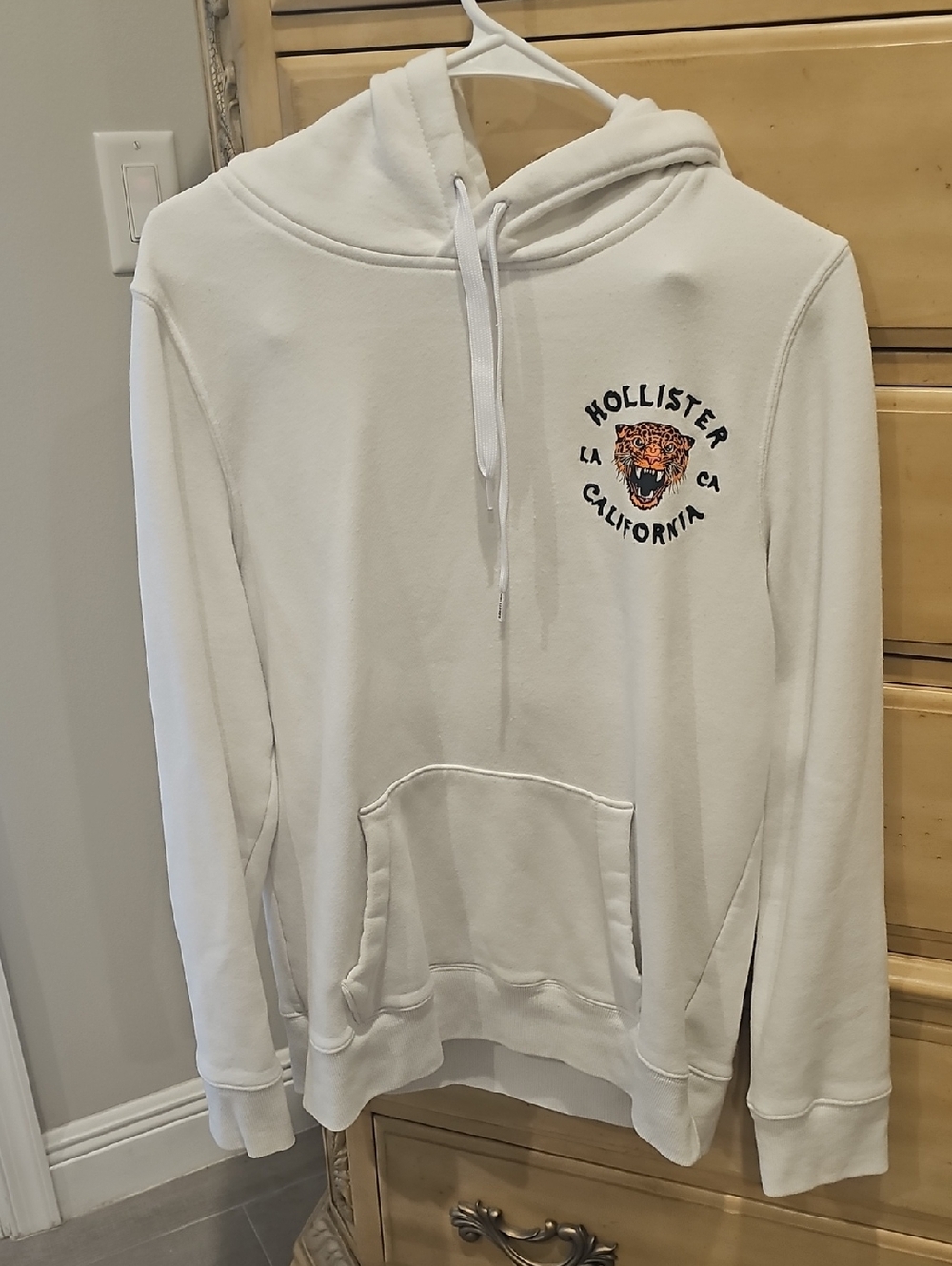 Hollister White Crewneck Hoodie with Embroidered Tiger
